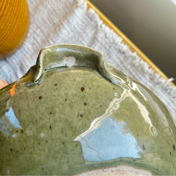 Handmade Studio Art, Tureen Style in Green, Signed, under 5” Tall - Picture 13 of 16